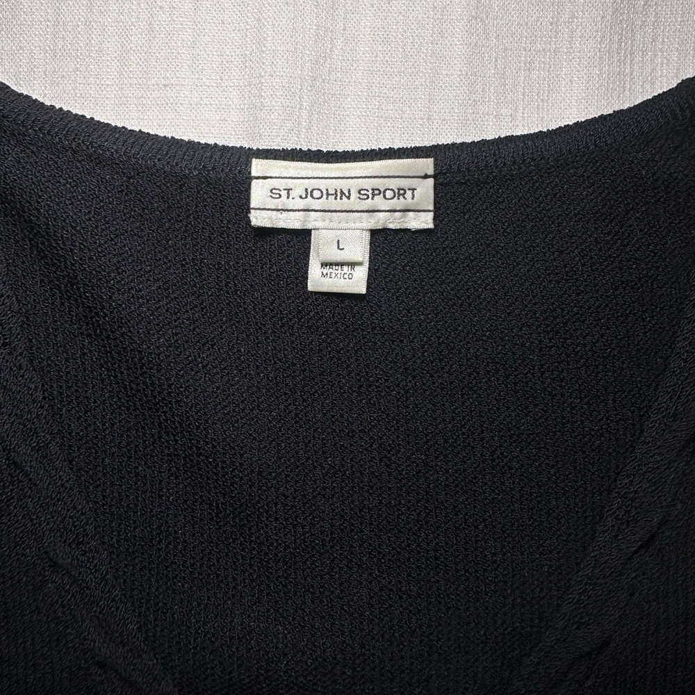 St. John Classic Knit Tank with Cable Detailing - Picture 5 of 8